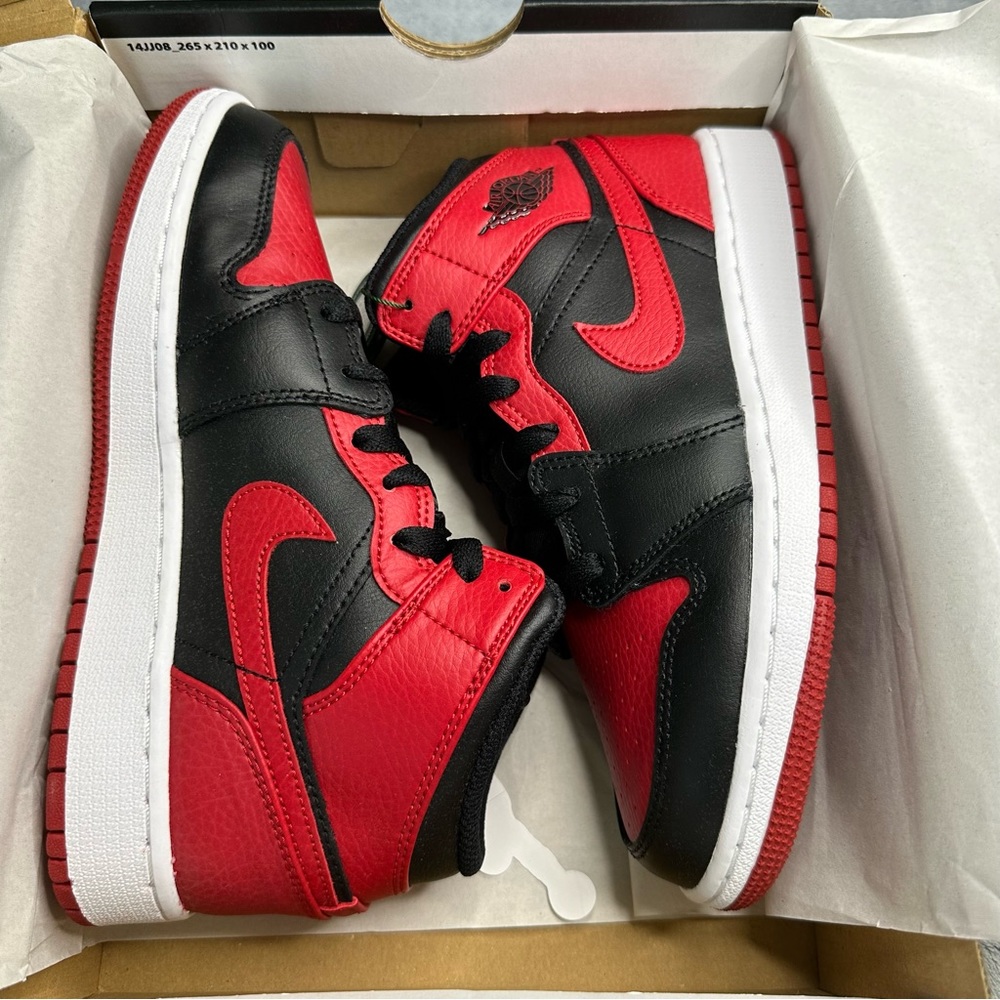 Air Jordan 1 Mid GS “banned 2020”
